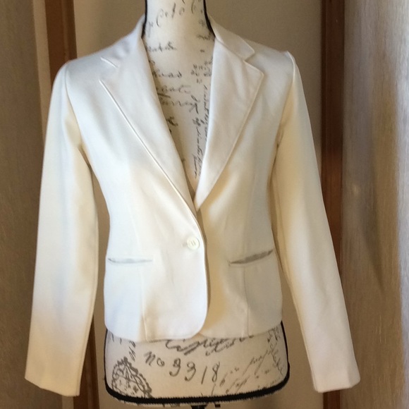 Cream Blazer - Picture 2 of 3